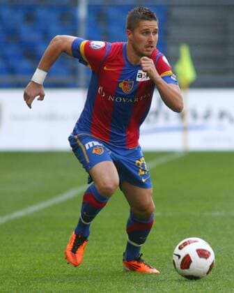 15.05.2011 St Jakob Park Basel Herren Fussball Super League FC Basel - FC Thun 5:1 Markus Steinhöfer (FC Basel) ; Einzelbild , Aktion
