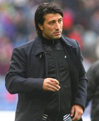 15.05.2011 St Jakob Park Basel Herren Fussball Super League FC Basel - FC Thun 5:1 Trainer Murat Yakin (FC Thun) ; Porträt , Einzelbild