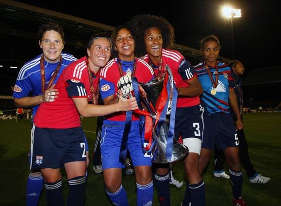 Olympique Lyonnais lift the UEFA Women s Champions League trophy after the UEFA Women s Champions League final football match between Olympique Lyonnais and FFC Turbine Potsdam at Craven Cottage, London, England, on May 26, 2011. Photo Credit SPORTIMAGE JAKE BADGER UEFA Women s Champions League Final Olympique Lyonnais v Potsdam 26th May, 2011 EDITORIAL USE ONLY. No use with unauthorised audio, video, data, fixture lists, club league logos or live services. Online in-match use limited to 120 images, no video emulation. No use in betting, games or single club league player publications.