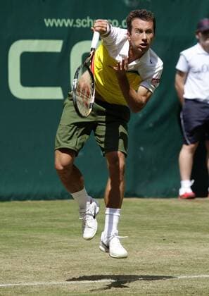 Gerry Weber Open 2011, ATP Tennis Herren World Tour, Rasentennis Turnier, International Series,Gerry Weber Stadion, Grasplatz, Halle Westfalen, Philipp Kohlschreiber (GER),Einzelbild,Aktion, Ganzfigur,