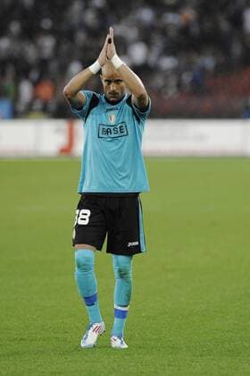Sinan BOLAT (Torwart Goalie Standard Lüttich) bedankt sich bei den Anhängern UEFA Champions League, Qualifikation, 03.08.2011, FC Zürich vs. Standard Lüttich, Zürich, Schweiz