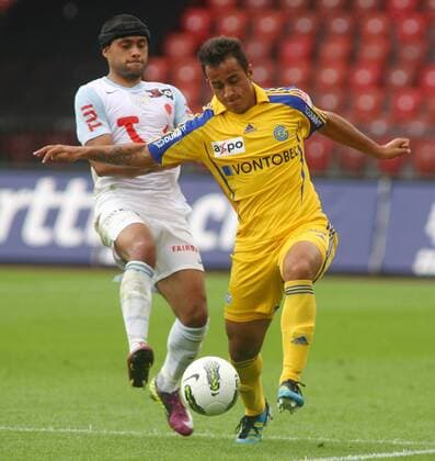 07.08 .2011 Letzigrund Zürich , Herren Fussball Super League FC Zürich - Grasshopper Club Zürich 6:0 Alexandre Alphonse (li, FC Zürich) gegen Bruno Bertucci (Grasshopper)