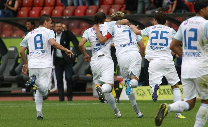 07.08 .2011 Letzigrund Zürich , Herren Fussball Super League FC Zürich - Grasshopper Club Zürich 6:0 Torjubel Stjepan Kukuruzovic , Ricardo Rodriguez , Silvan Aegerter und Admir Mehmedi (FC Zürich)
