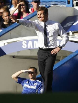 Chelsea manager Andre Villas Boas during the English Premier League football match between Chelsea and West Bromwich Albion at Stamford Bridge, London, England, on August 20, 2011. Photo Credit SPORTIMAGE JAKE BADGER Barclays Premier League Chelsea v West Bromwich Albion 20th August, 2011 EDITORIAL USE ONLY. No use with unauthorised audio, video, data, fixture lists, club league logos or live services. Online in-match use limited to 120 images, no video emulation. No use in betting, games or single club league player publications.