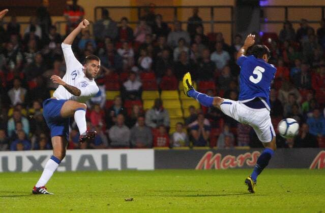 Henri Lansbury of England scores his side s fourth goal during the Under-21 Euro 2013 qualifying match between England and Azerbaijan at Vicarage Road, Watford, England, on September 1, 2011. Photo Credit SPORTIMAGE JAKE BADGER UEFA Under 21 Championship Qualifying England U21 v Azerbaijan U21 1st September, 2011 EDITORIAL USE ONLY. No use with unauthorised audio, video, data, fixture lists, club league logos or live services. Online in-match use limited to 120 images, no video emulation. No use in betting, games or single club league player publications.