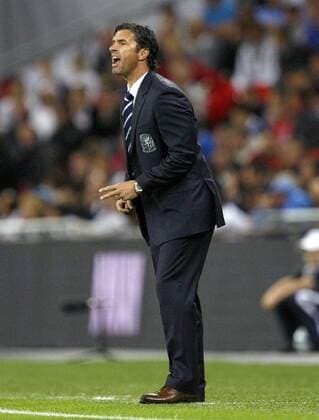 Wales manager Gary Speed during the Euro 2012 qualifying match between England and Wales at Wembley Stadium, London, England, on September 6, 2011. Photo Credit SPORTIMAGE JAKE BADGER European Championship Qualifying Group G England v Wales 6th September, 2011 EDITORIAL USE ONLY. No use with unauthorised audio, video, data, fixture lists, club league logos or live services. Online in-match use limited to 120 images, no video emulation. No use in betting, games or single club league player publications.
