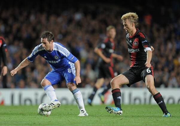 FUSSBALL CHAMPIONS LEAGUE SAISON 2011 2012 13.08.2011 FC Chelsea London - Bayer 04 Leverkusen Frank Lampard (FC Chelsea) gegen Simon Rolfes (Bayer 04 Leverkusen)