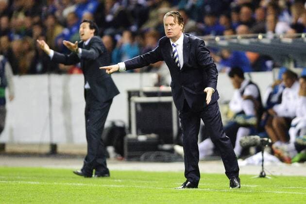 Unai Emery of Valencia (L) coach Mario Been of Genk, KRC Genk - Valencia CF xVIxJackxJacobsxIVx 360638
