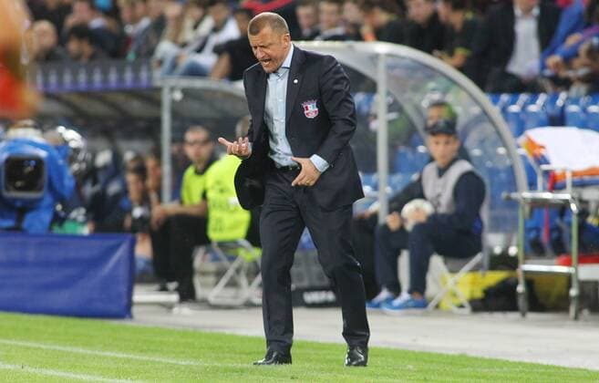 14.09 .2011 Basel , St Jakob Park Fussball UEFA Champions League Gruppenphase FC Basel - Otelul Galati (ROM) 2:1 Trainer Dorinel Munteanu (Otelul Galati)