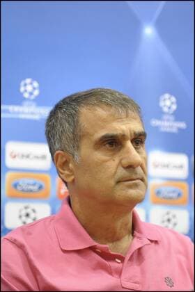 Senol Gunes - Coach Trabzonspor - Trabzonspor vs. OSC Lille Metropole - Champions League - 26.09.2011 - Pressconference xJBAutissierx
