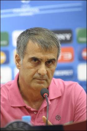 Senol Gunes - Coach Trabzonspor - Trabzonspor vs. OSC Lille Metropole - Champions League - 26.09.2011 - Pressconference xJBAutissierx