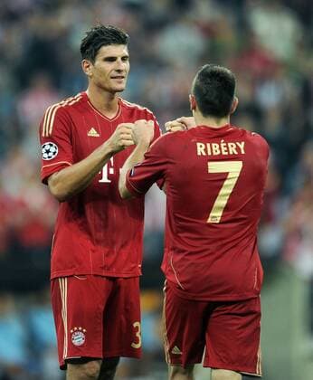 FUSSBALL CHAMPIONS LEAGUE SAISON 2011 2012 27.09.2011 FC Bayern München - Manchester City FC Mario Gomez , Franck Ribery (v. li., FC Bayern München)