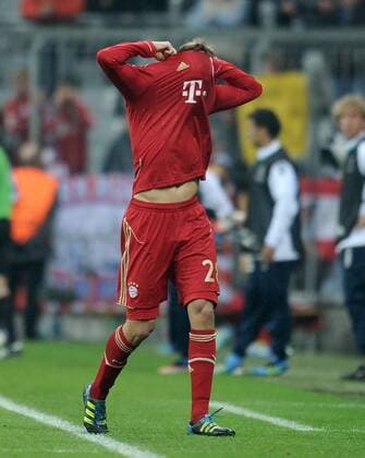 FUSSBALL CHAMPIONS LEAGUE SAISON 2011 2012 02.11.2011 FC Bayern München - SSC Neapel Holger Badstuber (FC Bayern München) geht nach der ROTE KARTE vom Feld