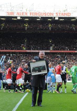 Sir Alex Ferguson manager of Manchester United in front of the newly named stand in his honour after 25 years as manager Barclays Premier League. Manchester United (ManU) vs AFC Sunderland (FC). 5th November, 2011 EDITORIAL USE ONLY. No use with unauthorised audio, video, data, fixture lists, club league logos or live services. Online in-match use limited to 120 images, no video emulation. No use in betting, games or single club league player publications. o0 Jubiläum Trainerjubiläum Trainer 25 Jahre Ehrung