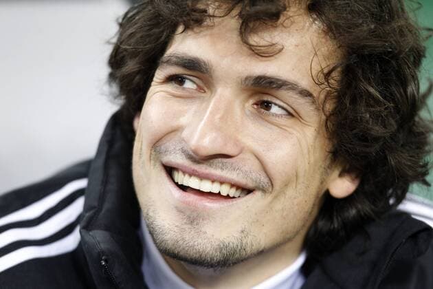 Mats Hummels, Deutschland, auf der Ersatzbank, Porträt, Portrait, Lachen, Freude, quer Deutschland-Niederlande, Deutschland-Holland, Germany vs Netherlands, GER-NED, Freundschaftsspiel, Testspiel, Fußball, Fussball, soccer, DFB, Männer, Herren, Ergebnis: 3:0 Hamburg, 15.11.2011
