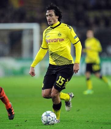 FUSSBALL CHAMPIONS LEAGUE SAISON 2011 2012 Borussia Dortmund - Olympique Marseille 06.12.2011 Mats Hummels (Borussia Dortmund) Einzelaktion am Ball