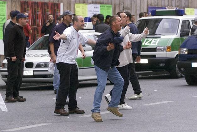 Fussball Laenderspiel Deutschland - England Fans Zuschauer Hooligans Polizei Innenstadt Muenchen