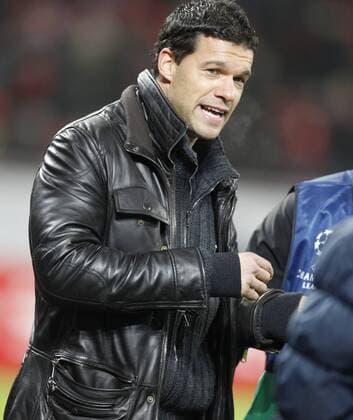 Deutschland, Herren Fussball, UEFA Champions League Achtelfinale Bayer 04 Leverkusen vs. FC Barcelona 14.02.2012, Bayarena Leverkusen , Michael ballack, Bayer 04 leverkusen,