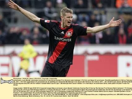 Leverkusen s Lars Bender celebrates scoring the 2:0 during the German First Division match between 1.FC Köln and Bayer 04 Leverkusen, RheinEnergieStadion in Köln on February 25., 2011. 1.FC Köln gegen Bayer 04 Leverkusen am 23. Spieltag der Deutschen Bundesliga in der Saison 2011 2012 am 25. Februar 2011.