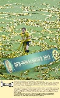 Kevin GROSSKREUTZ 19 BVB Jubel, Freude, Emotionen, Feiern, Lachen, jubelt, freuen, reisst die Arme hoch, ballt die Faust Fussball DFB Pokal Finale , Berlin, am 12.05.2012 BORUSSIA DORTMUND - FC BAYERN MÜNCHEN (5 - 2 ) Saison1011 , Saison 2011 2012, DFB-Pokal FINALE, BVB, FCB
