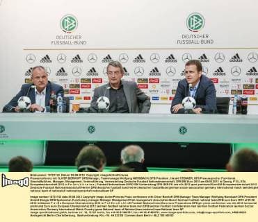 Pressekonferenz mit OLIVER BIERHOFF DFB Manager, Teammanager,Wolfgang NIERSBACH, DFB Präsident , Harald STENGER, DFB Pressesprecher Funktionär, Geschäftsführer, Manager, Management, Vereinsführung, Vereinsleitung Deutsche Fussball Nationalmannschaft, DFB EM Euro 2012 am 05.06.2012 in Danzig, P O L E N, Europameisterschaft 2012 in P o l e n, U k r a i n e