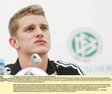 Lars BENDER, 15 DFB PK, Pressekonferenz Portrait, Porträt Aktion, Einzelbild DEUTSCHLAND Gruppenspiel, Gruppe B , Deutsche Fussball Nationalmannschaft, DFB EM Euro 2012 am 18.06.2012 in DANZIG, P o l e n, Europameisterschaft 2012 in P o l e n, U k r a i n e