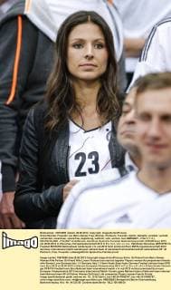 Silvia Meichel, Freundin von Mario Gomez Frau, Ehefrau, Partnerin, Freundin, Gattin, Geliebte, verlobte, verliebt, verheiratet, zusammen, spielerfrau, begleitung, weiblich, wife, woman, love GERMANY - ITALY (1 :2 ), DEUTSCHLAND - ITALIEN 1-2 Halbfinale, Semifinal, Deutsche Fussball Nationalmannschaft, DFB EM Euro 2012 am 28.06.2012 in Warschau, Europameisterschaft 2012 in P o l e n, U k r a i n e