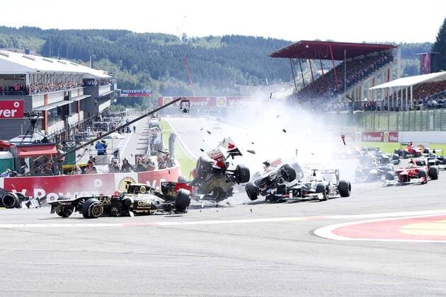 Unfall mit v.l. Roman GROSJEAN (FRA), Lotus Renault GP, Fernando ALONSO (ESP), Ferrari, und Lewis HAMILTON (GBR), MCLaren Mercedes, Start, Aktion Rennen am 02.09.2012 Formel 1, Grosser Preis von Belgien in Spa Francorchamps vom 30.08. - 02.09.2012., Saison2012,,