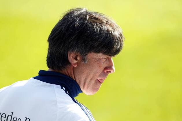 Joachim Löw, Trainer deutsche Nationalmannschaft, Porträt, Portrait, Anspannung, Konzentration, quer Training der Deutschen Nationalmannschaft, Nati, DFB, Training, Fußball, Fussball, soccer, Herren, Deutschland, Germany Berlin, 14.10.2012 Hertha BSC-Amateurstadion