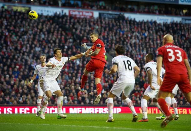 PROPAGANDA20121201 Football - soccer: Barclays Premier League, Liverpool FC - Southampton FC, Liverpool s Daniel Agger scores the first goal against Southampton during the Premiership match at Anfield. (Hinweis: Verwendung nur in Deutschland, Österreich oder Schweiz - only Germany, Austria and Switzerland) xHOCHxZWEIx xPropagandax