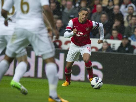 Football - 2012 2013 Premier League - Swansea City vs. Arsenal FC London 0:2 - alex oxlade-chamberlain attacks