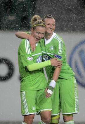 Zsanett Jakabfi (li) und Alexandra Popp (re., WOB), Jubel, VfL Wolfsburg (WOB) - FC Rossiyanka (R), Viertelfinale, Fußball, UEFA Women - Champions League, Saison 2012 2013,Wolfsburg, 20.03.2013,