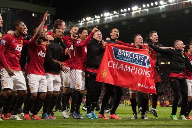Football - 2012 2013 Premier League - Manchester United vs. Aston Villa Manchester United celebrate securing their 20th title at Old Trafford
