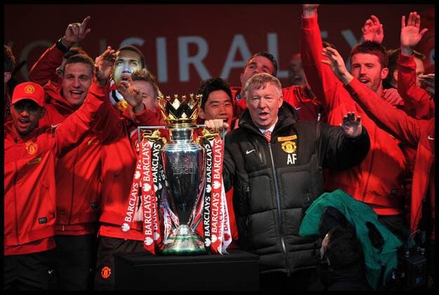 Sir Alex Ferguson Manchester United Fans addresses fans in Albert Square, Manchester, As Manchester United celebrate winning their 20th league title winning the Premier League, Monday May 13, 2013. AndrewxParsonsx xi-Images AJP