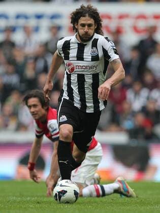 Football - English Premiership - Newcastle v Arsenal Fabricio Coloccini of Newcastle in action during the Newcastle v Arsenal, Barclay s Premier League football match at St James Park, Newcastle. Colorsport 19th May 2013