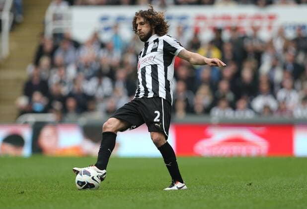Football - English Premiership - Newcastle v Arsenal Fabricio Coloccini of Newcastle in action during the Newcastle v Arsenal, Barclay s Premier League football match at St James Park, Newcastle. Colorsport 19th May 2013