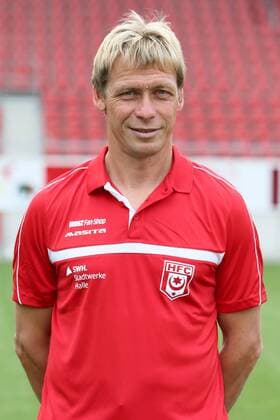 Halle (Saale), 05.07.2013, Fußball, 3. Liga, Saison 2013 2014 , HALLESCHER FC, (Mannschaftsfoto, Einzelfoto, Portrait). , Trainer Sven Köhler Koehler. ,