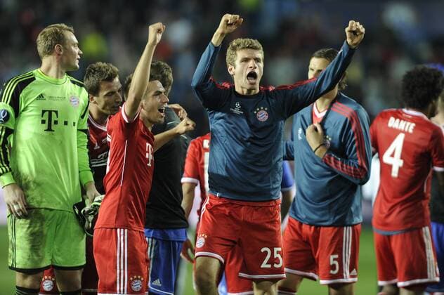 Schlussjubel v.re:Thomas MÜLLER (MÜLLER,Bayern München),Philipp LAHM (Bayern München),Manuel NEUER (Torwart FC Bayern München) ,winner,Sieger, Jubel,Freude,Begeisterung,Aktion. Fussball UEFA Super Cup Finale FC Bayern München -Chelsea FC 5-4 n.E. Saison2013 14, Eden Arena in Prag am 30.08.2013.