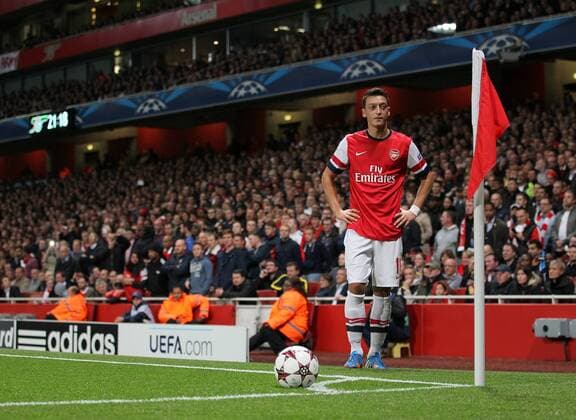 Arsenal s Mesut Ozil in action Arsenal v SSC Napoli - Champions League - Emirates Stadium - London - England -01 10 2013 - Pic David Klein Sportimage EDITORIAL USE ONLY. No use with unauthorised audio, video, data, fixture lists, club league logos or live services. Online in-match use limited to 120 images, no video emulation. No use in betting, games or single club league player publications.