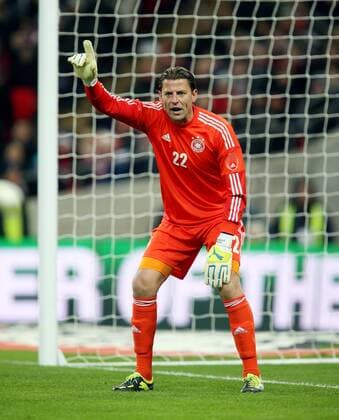 Roman Weidenfeller (GER) gibt Anweisungen . England-Deutschland . Fussball-Länderspiel 2013, Freundschaftsspiel . London, GBR, 15.11.2013 ,