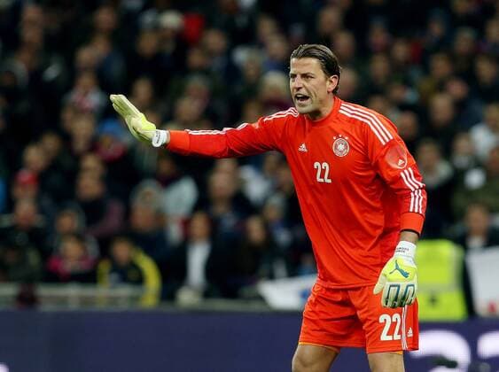 Roman Weidenfeller (GER) gibt Anweisungen . England-Deutschland . Fussball-Länderspiel 2013, Freundschaftsspiel . London, GBR, 15.11.2013 ,