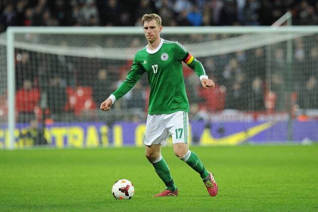 Fußball Länderspiel England - Deutschland am 19.11.2013 im Wembley-Stadion in London Per Mertesacker ( Deutschland )