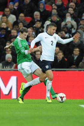 Fußball Länderspiel England - Deutschland am 19.11.2013 im Wembley-Stadion in London Marcell Jansen ( Deutschland ), links - Kyle Walker ( England ), rechts