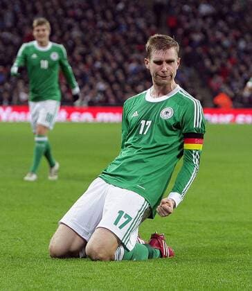 19.11.2013, xovx, Fussball Freundschaftsspiel England - Deutschland, v.l. Jubel bei Per Mertesacker (Deutschland) nach dem Tor zum 0:1, Aktion.