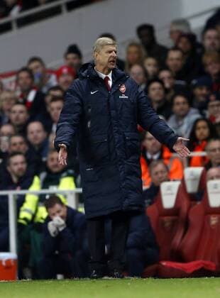 Arsenal s Arsene Wenger in action Arsenal v Everton - Premier League - Emirates Stadium - London - 08 12 2013 - Pic David Klein Sportimage EDITORIAL USE ONLY. No use with unauthorised audio, video, data, fixture lists, club league logos or live services. Online in-match use limited to 120 images, no video emulation. No use in betting, games or single club league player publications.