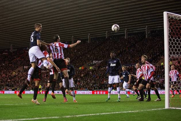 Nemanja Vidic of Manchester United scores the equalising goal - AFC Sunderland vs. Manchester United (ManU) - Capital One Cup SemiFinal First Leg - Stadium of Light - Sunderland - 07 01 2014 EDITORIAL USE ONLY. No use with unauthorised audio, video, data, fixture lists, club league logos or live services. Online in-match use limited to 120 images, no video emulation. No use in betting, games or single club league player publications.