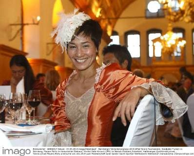 Nürnberger Versicherungscup 2014,WTA Tennis Tournament, Sandplatz Turnier in Nürnberg, Players Party im historischen Rathaus, Kimiko Date-Krumm (JPN) im Barock Kostuem,Einzelbild, Halbkoerper,Querformat,privat, ,