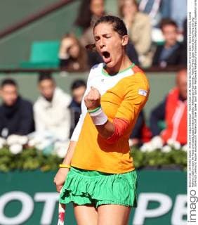 French Open 2014, Roland Garros,Paris,ITF Grand Slam Tennis Tournament, Andrea Petkovic (GER) macht die Faust und jubelt,Jubel,Emotion,Einzelbild, Halbkoerper,Hochformat,