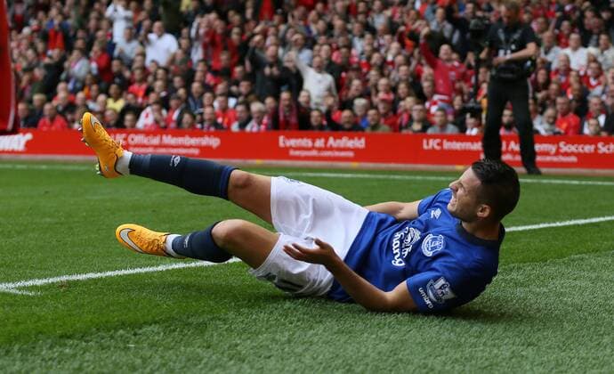 Kevin Mirallas of Everton pulls up with a hamstring problem - Barclays Premier League - Liverpool vs Everton - Anfield Stadium - Liverpool - England - 27th September 2014 - Picture Simon Bellis Sportimage EDITORIAL USE ONLY. No use with unauthorised audio, video, data, fixture lists, club league logos or live services. Online in-match use limited to 120 images, no video emulation. No use in betting, games or single club league player publications.
