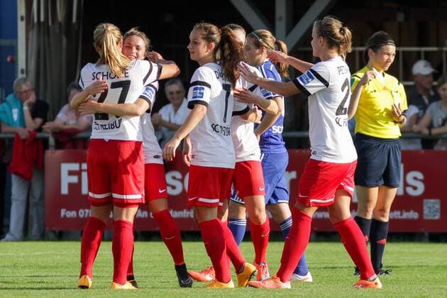 Torjubel SC Freiburg, Jubel, Torjubel, Torerfolg, celebrate the goal, goal, celebration, Jubel über das Tor, optimistisch, Action, Aktion, Fussball, Allianz Frauen-Bundesliga, SC Sand - SC Freiburg, xozx